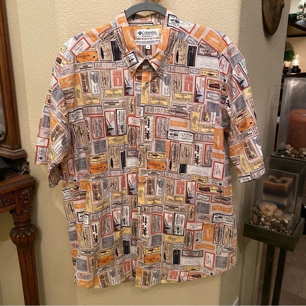 Vintage COLUMBIA Men Fishing & Tackle All Over Print Short Sleeve Top-Medium